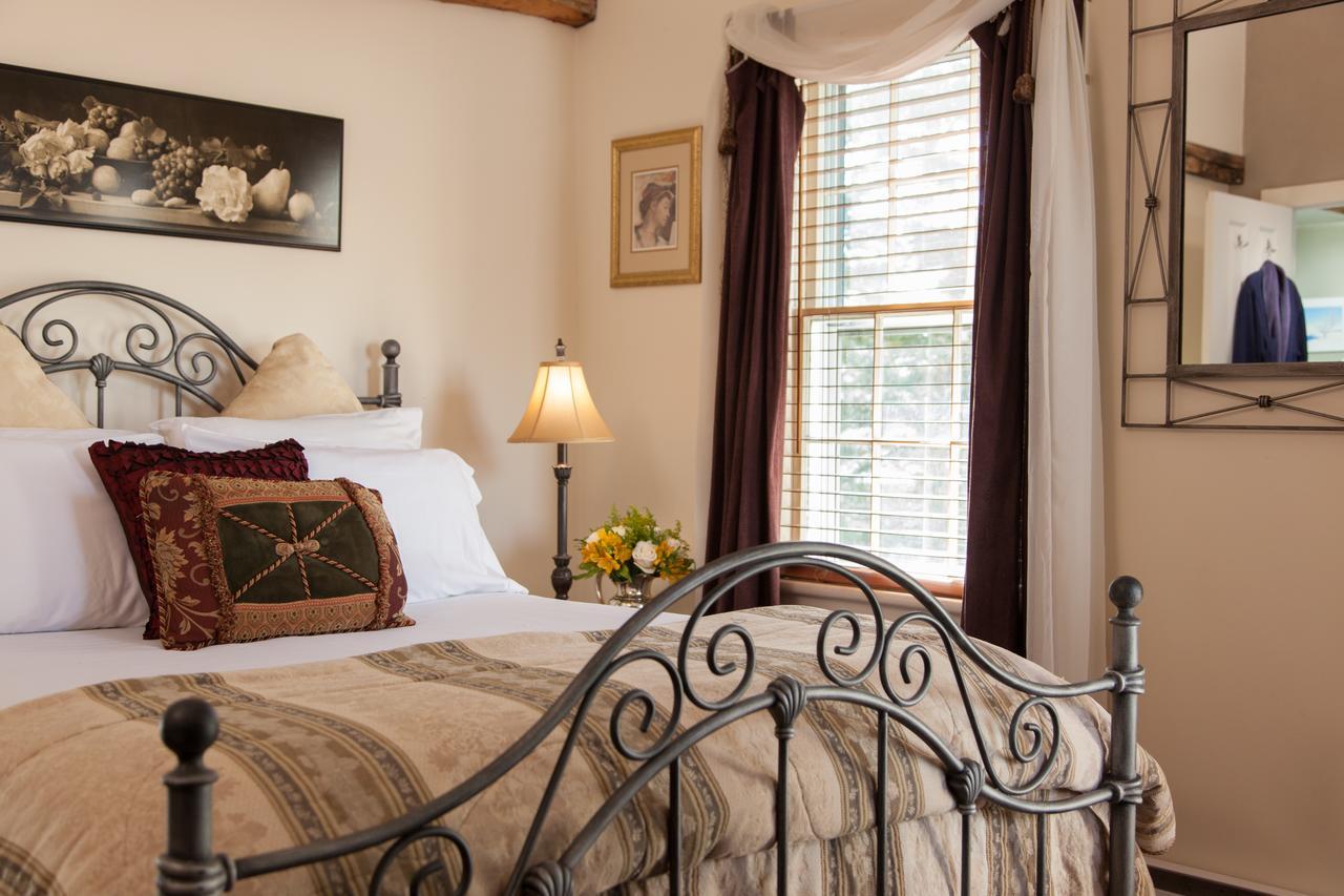 A Butlers Manor Bed & Breakfast Southampton Exterior photo